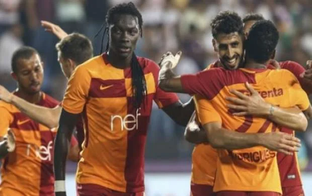 "Qalatasaray"lı futbolçunu "meymun" adlandırdı - Üzr istədi... 