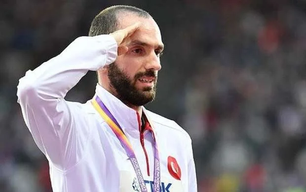 Ramil Quliyev dünya çempionatında niyə “Əsgər salamı” verib? 