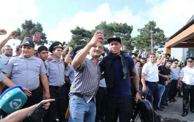 "Hələ "Qız hara, futbol hara?" deyənlər var" - Azərbaycanlı şərhçi 