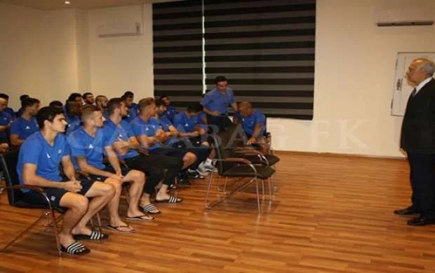 Abdulbari Gözəl “Qarabağ”ın futbolçuları ilə bir arada - VİDEO 