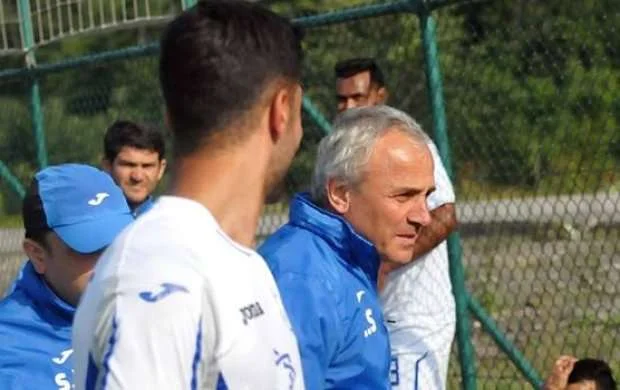 “Nizaminin yersiz top itirməsi...” - Zaur Svanadze 