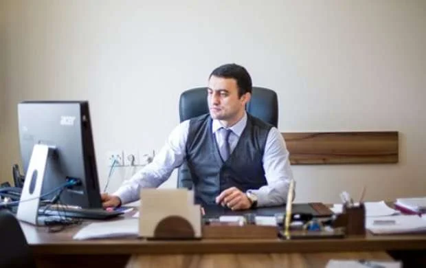 Fərid Mansurov istefa verdi 
