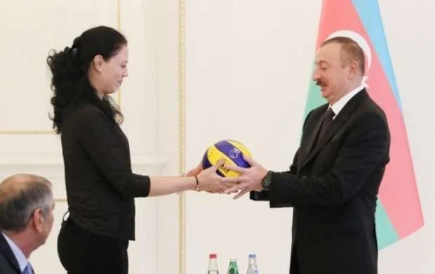 İlham Əliyev: "Burada hadisələr müxtəlif cür inkişaf edir" 