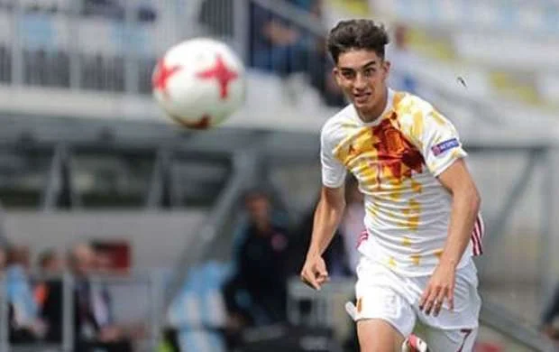 "Barselona" və "Real" 17 yaşlı futbolçu üçün yarışır 