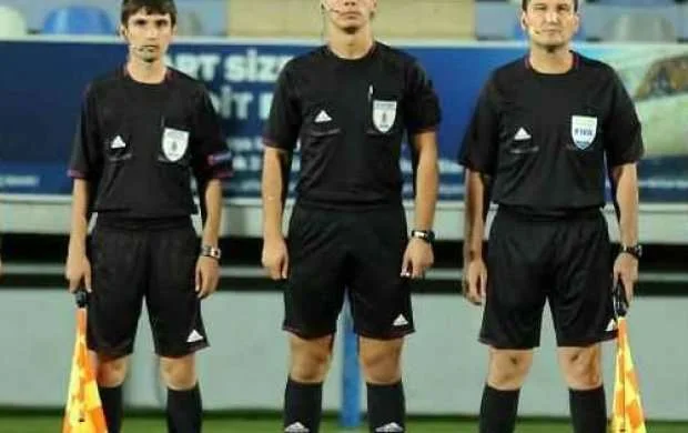FIFA referisi I divizionda 