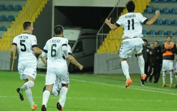 "Neftçi" "Səbail"ə "partladı": 4 qol, 1 "qırmızı" 