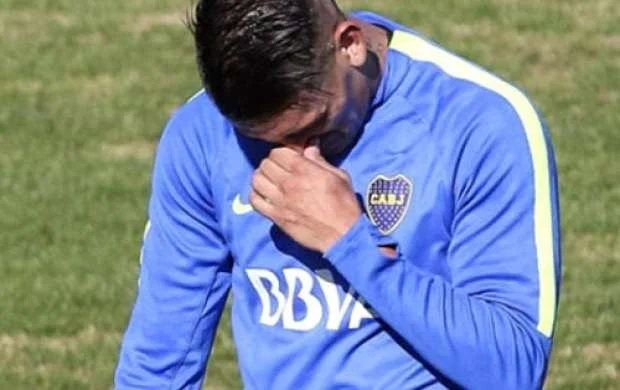 Gecə səhərə qədər çay içən futbolçu komandadan kənarlaşdırıldı 