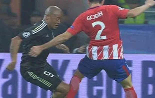 İspan hakim etiraf etdi: "Qarabağ"a penalti verilməli idi 