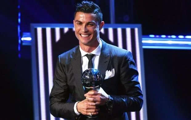 Ronaldo: "Messiylə fərdi mübarizə aparmıram" 