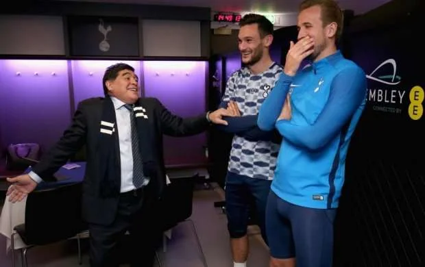 Maradona Harri Keynə məsləhət verdi 