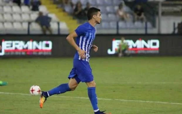 Araz Abdullayev komandasına qələbə qazandıra bilmədi 