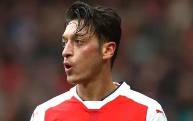 Məsut Özil danışdı: "Arsenal"dan gedir? 