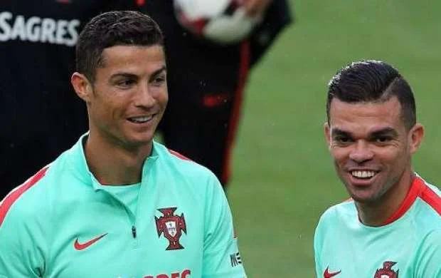 Kriştiano Ronaldo: "Real"la müqavilə bağlamayacam" 