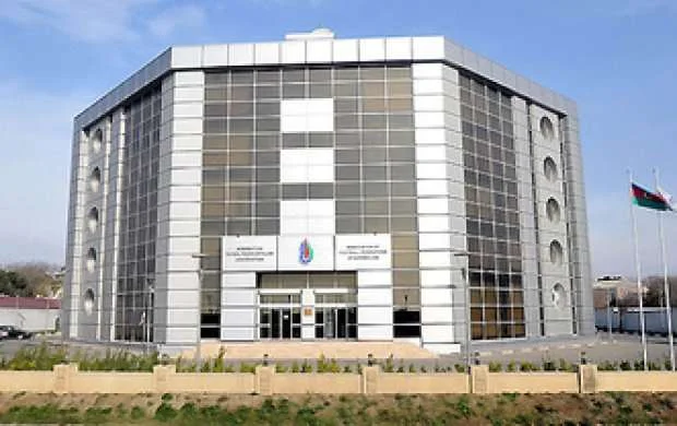 Hakimi söyən oyunçuya 4 oyunluq cəza 