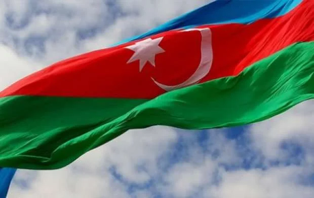 Bir kərə yüksələn bayraq, bir daha enməz... 