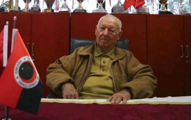 Öldükdən 2 il sonra klub rəsmisi seçildi 