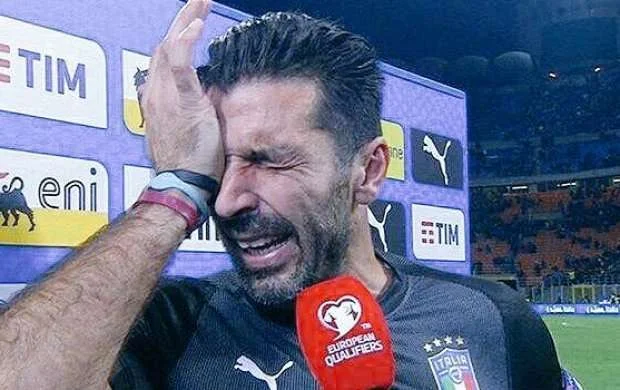 Buffon ağlaya-ağlaya karyerasını bitirdiyini açıqladı - FOTO 