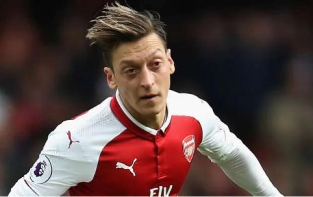 Məsut Özil "Barselona"da - İDDİA 