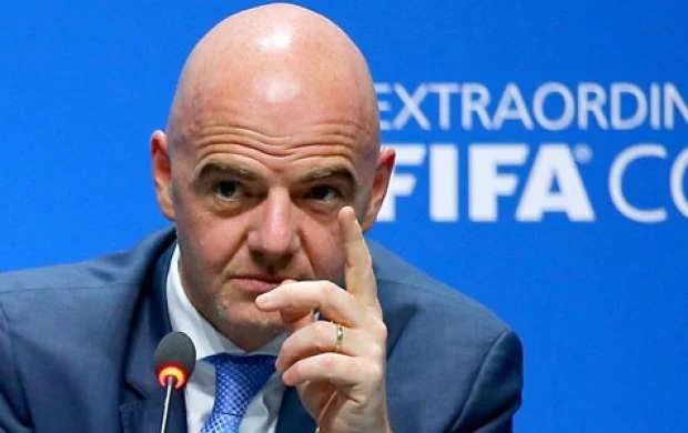 FIFA prezidenti Bakıya gəlir 