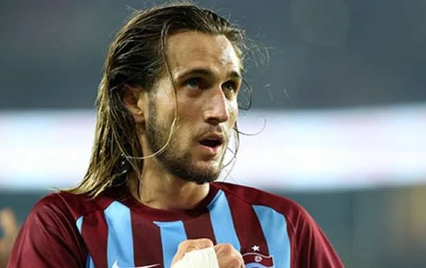 Türk futbolçuya 74 milyonluq təklif 