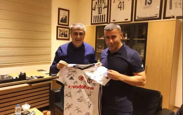 Şenol Günəşdən Qurban Qurbanova xüsusi hədiyyə - FOTO 