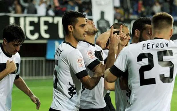 "Qəbələ" Hüseynovun siftəsini korladı, "Neftçi" 3 xalı 3 qolla qazandı 