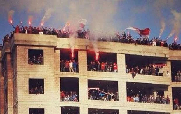 Azarkeş sevgisi sərhəd tanımadı - FOTO 