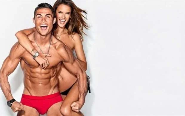 "Ronaldo ilə öpüşərəm, Neymarla isə..." - FOTOLAR 