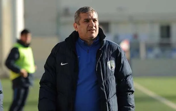 Yunis Hüseynov: "5-10 futbolçu ilə ortada qala bilmərəm" 