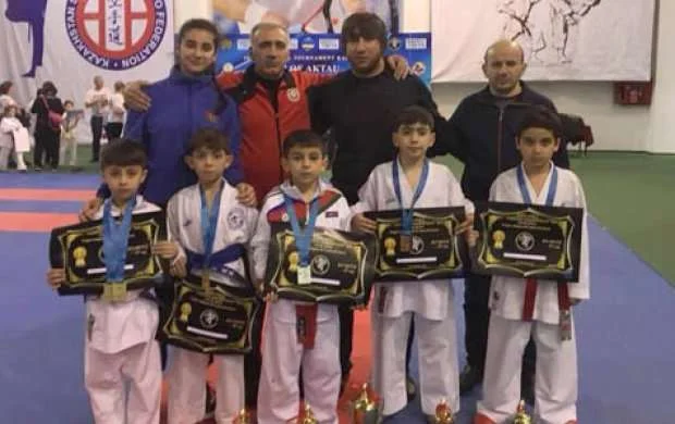 8 yaşlı azərbaycanlı 2 qızıl medal qazandı 