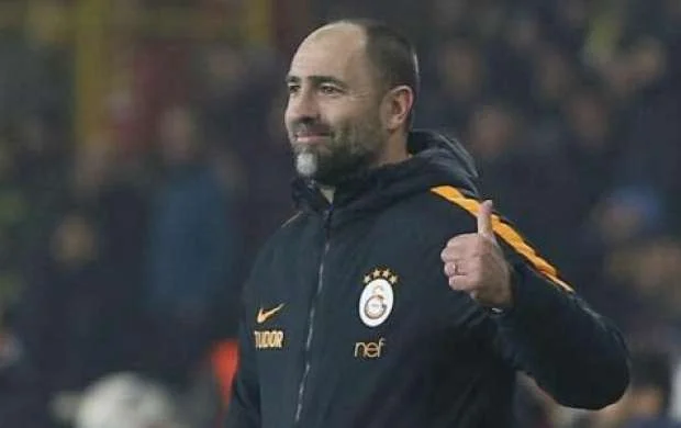 "Qalatasaray" baş məşqçisini qovdu 