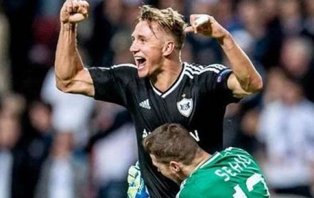 "Qarabağ"ın futbolçusu: "Şehiç səhərə kimi yatmır, namaz qılır" 