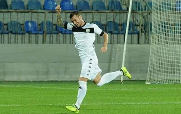 "Neftçi"nin futbolçusu Boliviya klubunda 