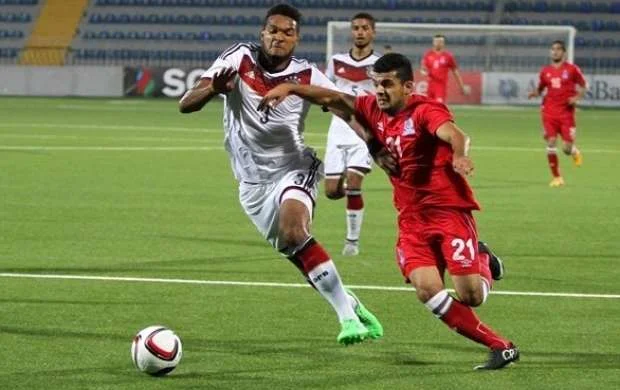"Neftçi" futbolçusunu bağışladı 