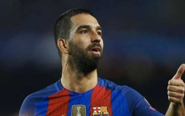 Arda Turan: "Beşiktaş"da və "Fənərbaxça"da oynamaram" 