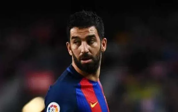 Arda Turan Premyer Liqa yolunda 