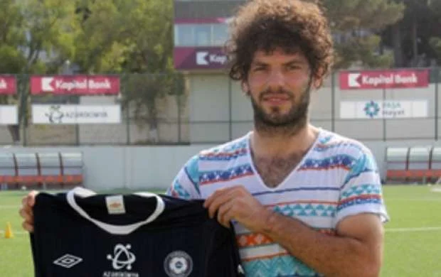 Azərbaycanlı futbolçu Yunanıstan klubuna transfer olundu 