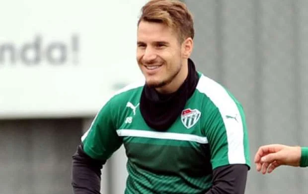 Millimizin futbolçusu Super Liqa klubunda 