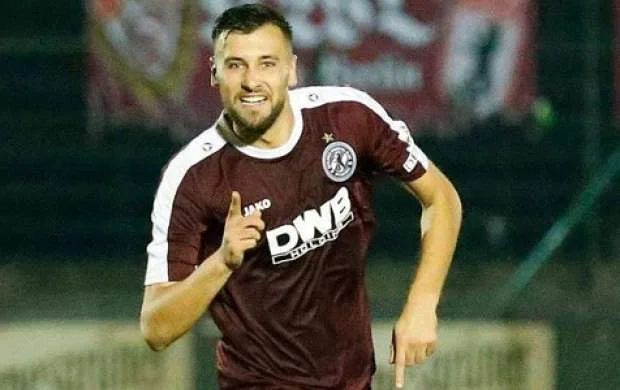 Azərbaycanlı futbolçu Bundesliqa klubuna keçir 