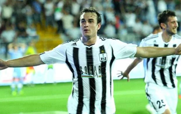 "Neftçi"də 45 qol vurmuş futbolçu "Reyncers"də 