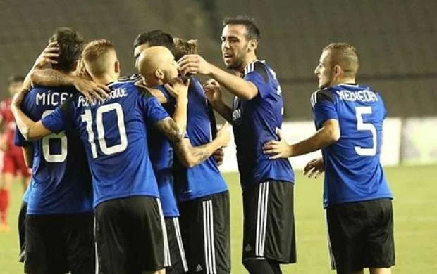 "Qarabağ" polyaklarla "sülh" bağladı 