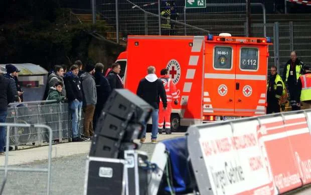 Baş məşqçi oyun zamanı infarkt keçirdi - FOTO 