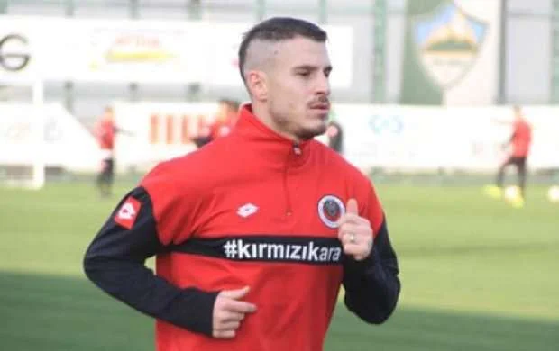 Dəniz Yılmaz debüt etdi, komandası qələbə qazandı 