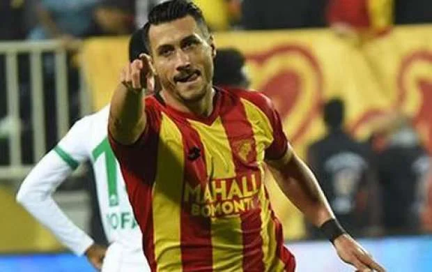 Türkiyə Super Liqasında transfer bombası partlayır 