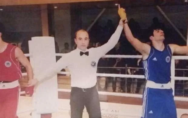 Azərbaycan çempionatında qalmaqal: Boksçu polisə aparıldı - VİDEO 