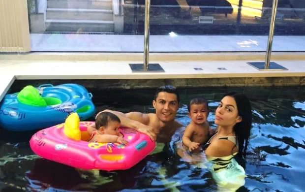 Ronaldonun sevgilisinin bu fotoları rekord qırır 