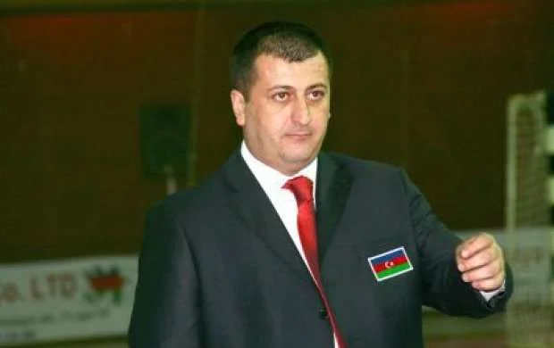 Zaur Axundov: "Millidə hindular və çukçalar top qovacaq" 
