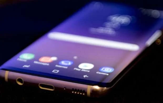 Pulsuz telefon iki ölkə arasında böhran yaratdı 
