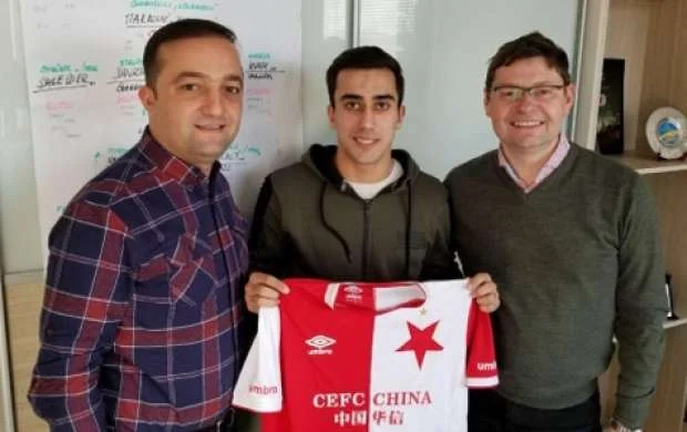 Daha bir azərbaycanlı futbolçu rəsmən Çexiya klubunda - FOTO 