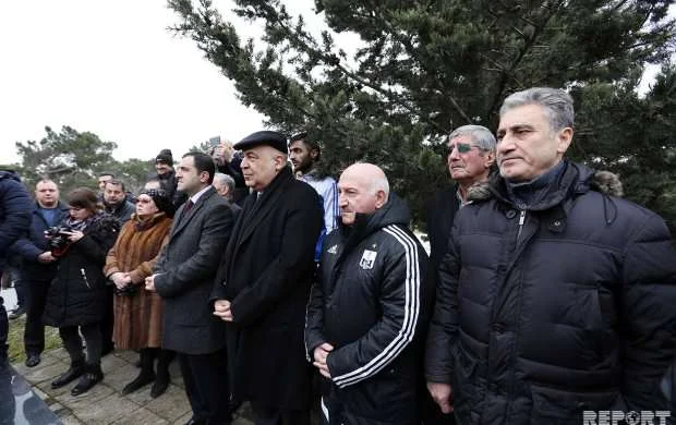 Çingiz Abdullayev Banişevskinin ruhundan utanır - FOTOLAR 